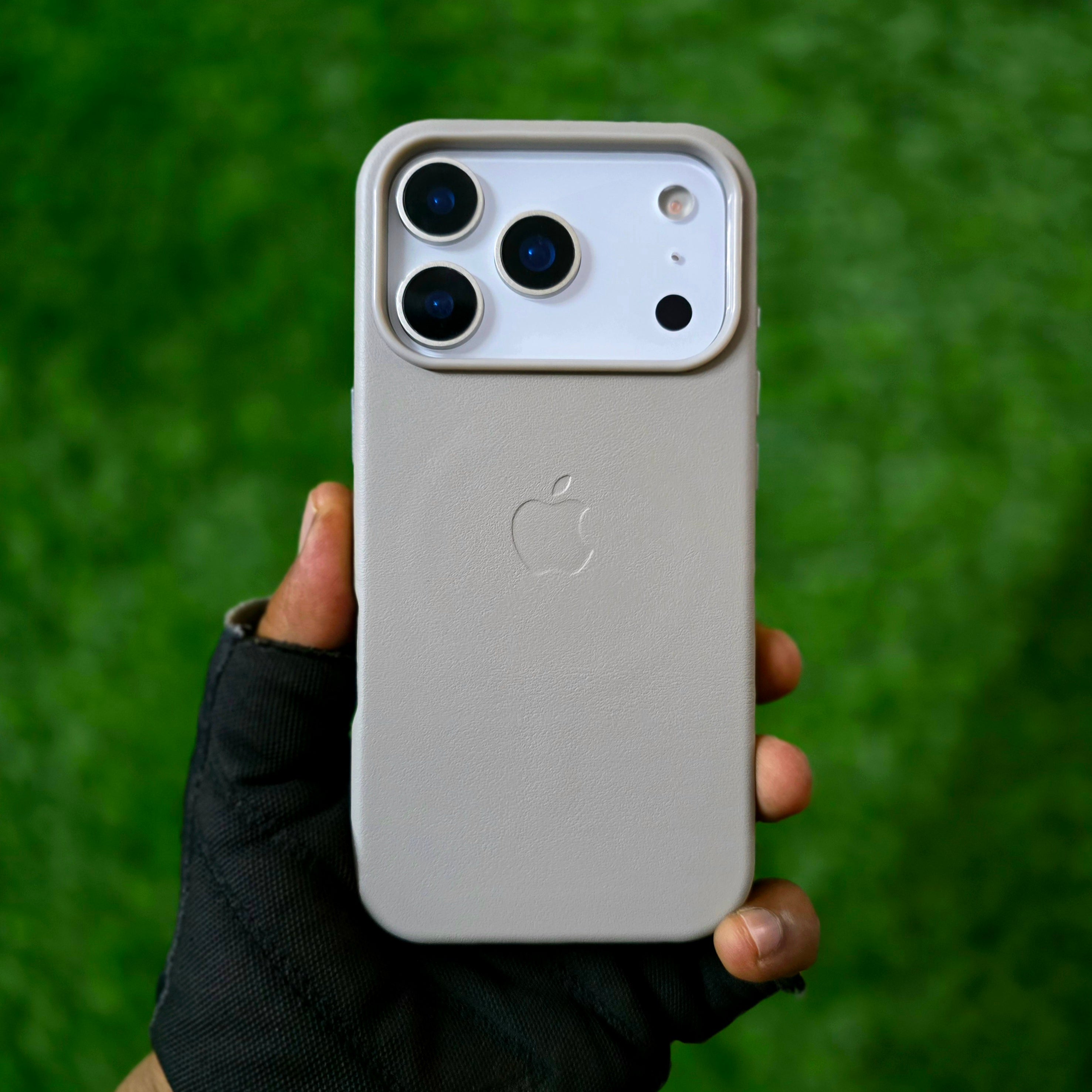 iPhone 17 Pro Max Leather Case with Magsafe - Grey